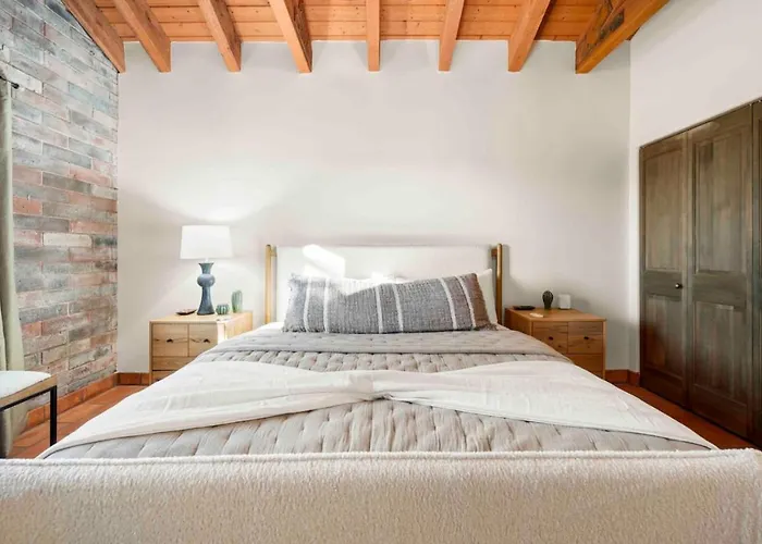 Stunning Chapel With Incredible Views Hottub Holiday home *