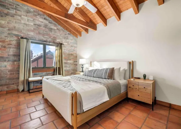 Holiday home Stunning Chapel With Incredible Views Hottub *