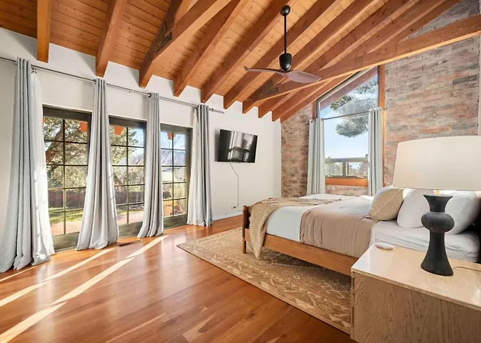 Stunning Chapel With Incredible Views Hottub Holiday home *