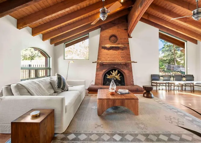 Stunning Chapel With Incredible Views Hottub Holiday home